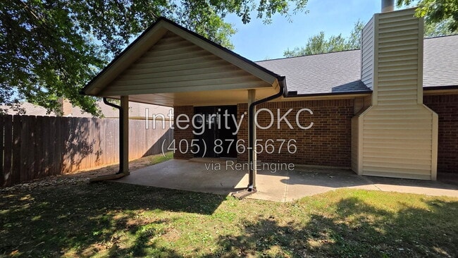 Building Photo - 1301 Newbury Dr