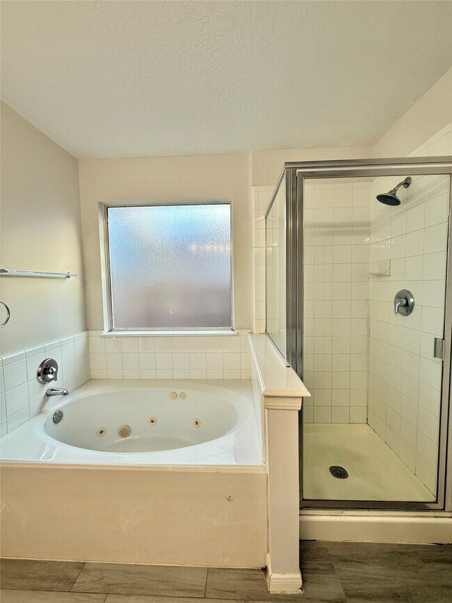 Building Photo - 6534 Carly Park Way