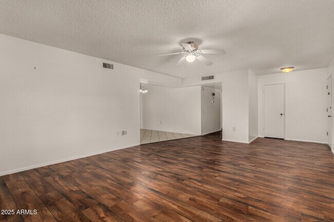 Primary Photo - 16828 N 108th Ave