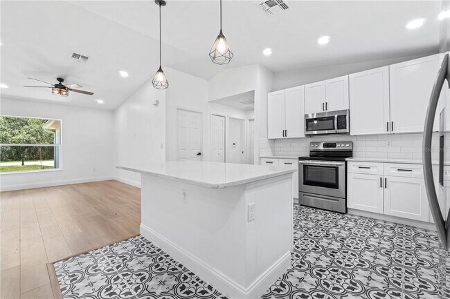 Building Photo - 6232 SW 148th St