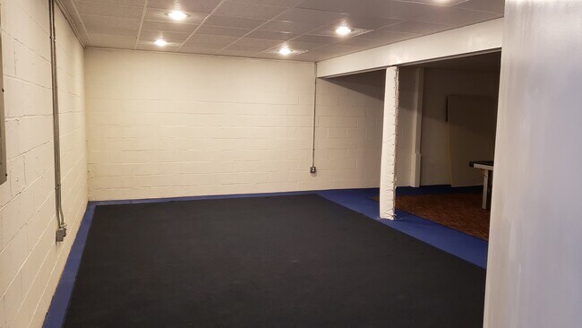 Building Photo - 1542 Surry Hill Ct
