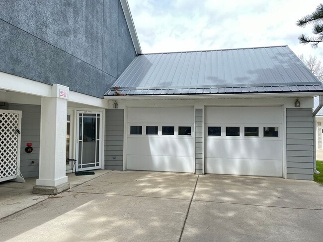 Building Photo - Clancy Condo in Age Restricted Neighborhood