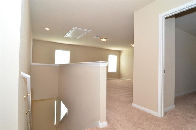 Building Photo - 261 Northern Flicker St