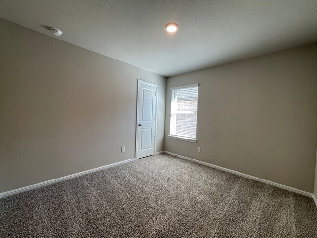 Building Photo - AVAILABLE NOW 4 BEDROOM 2 BATH NEW CONSTRU...