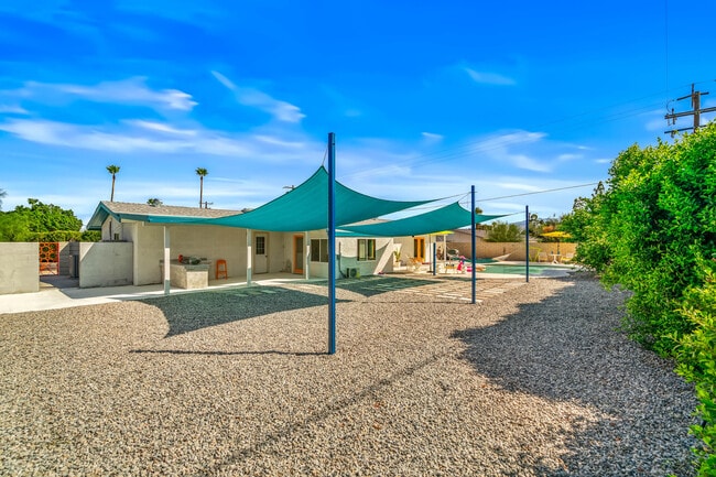 Building Photo - 2627 N Cerritos Rd