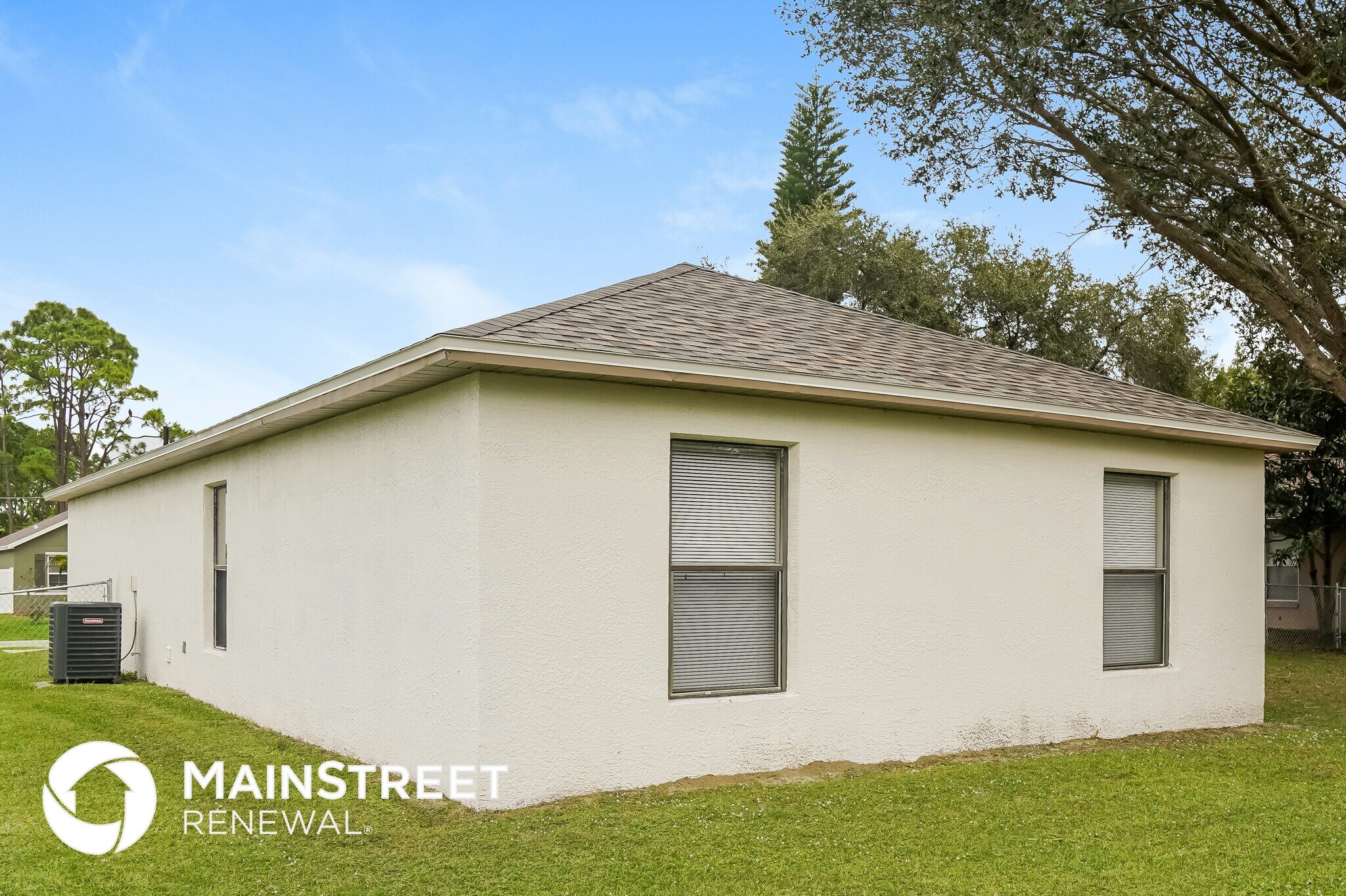 Building Photo - 430 Almansa St NE