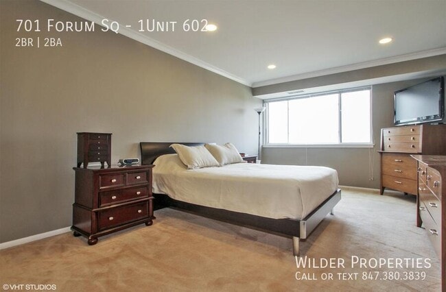 Building Photo - 701 Forum Square