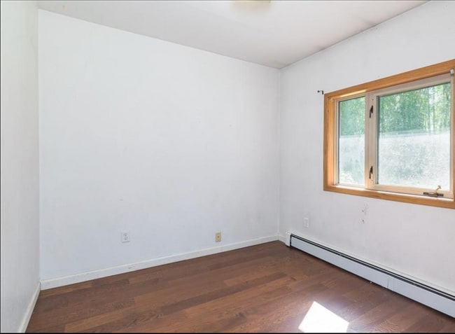 Building Photo - Cozy 3BR Home in Quiet Neighborhood – Gara...