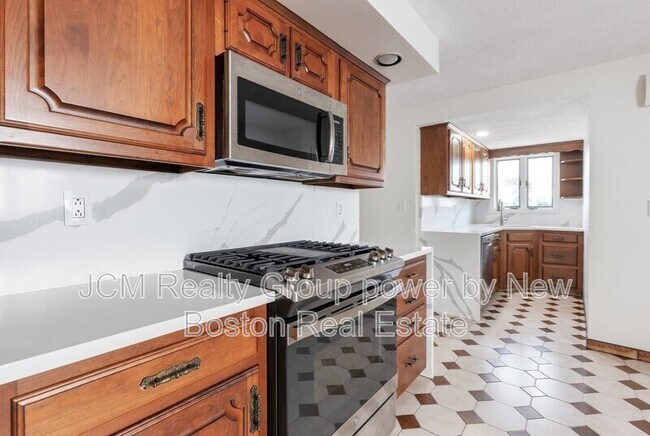 Building Photo - 18 Bailey St