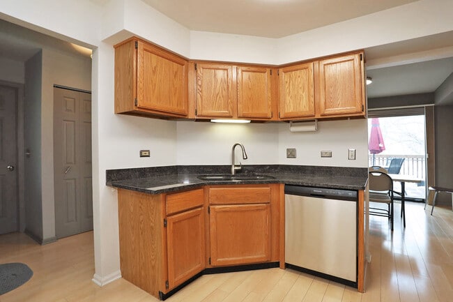 Building Photo - 966 N Auburn Woods Dr