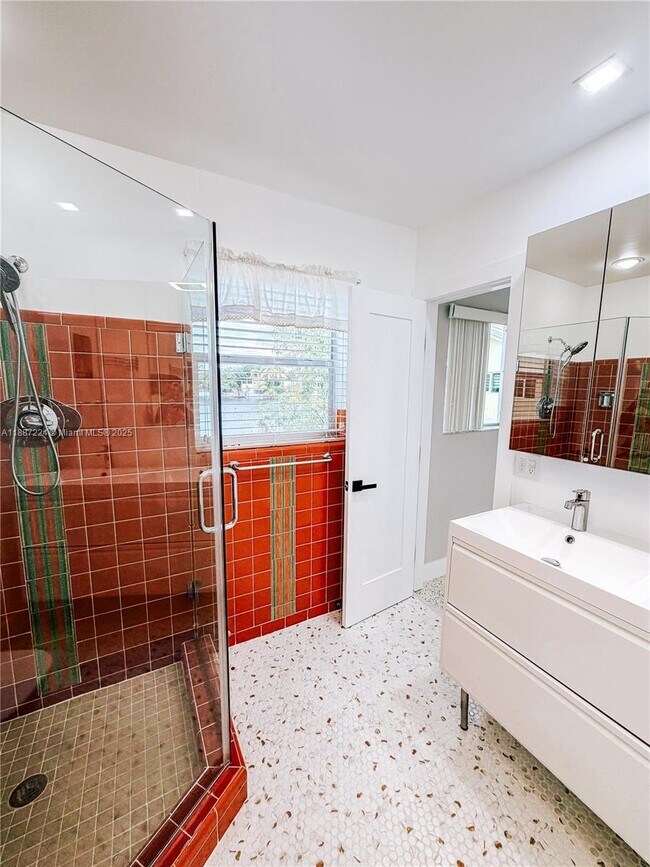 Building Photo - 425 NE 103rd St