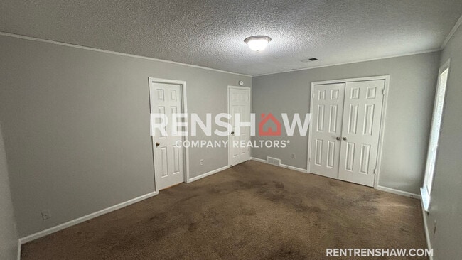 Building Photo - 4644 Benoit Dr