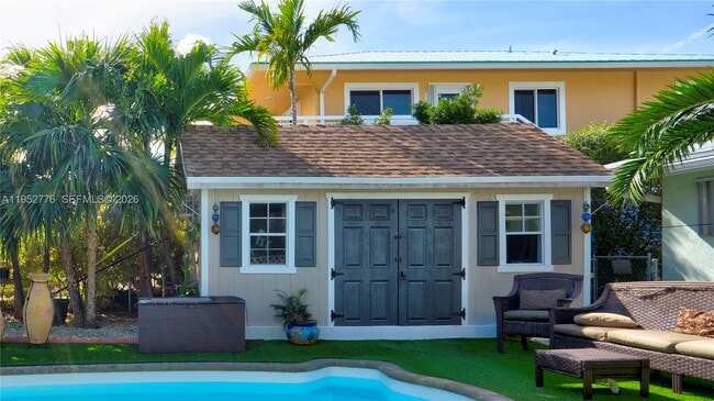 Building Photo - 150 Azalea St