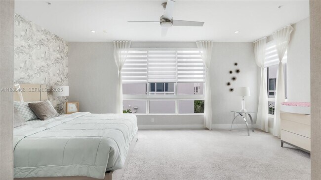 Building Photo - 6611 NW 105th Pl