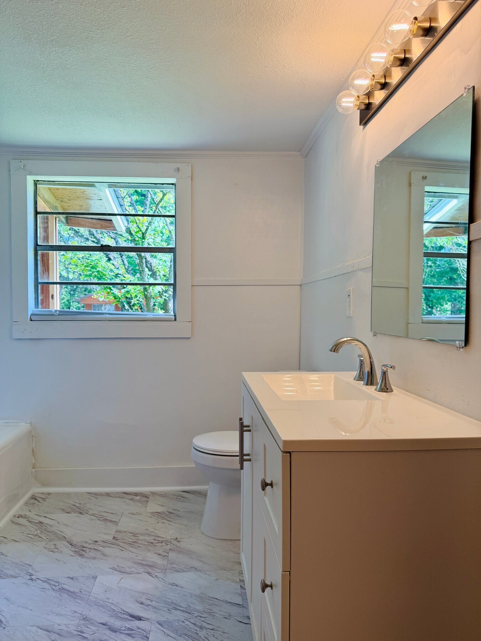 Building Photo - 3610 Davis St