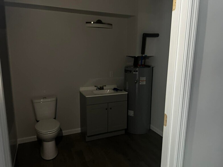 Building Photo - 1006 Pocahontas Ave