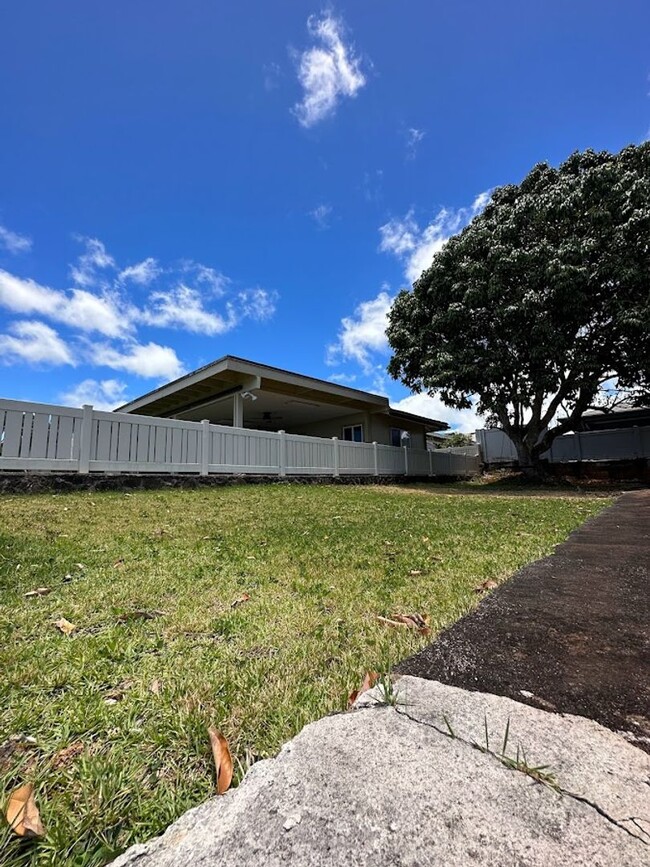 Building Photo - NEWTON Single Family Residence - 3 BEDROOM...