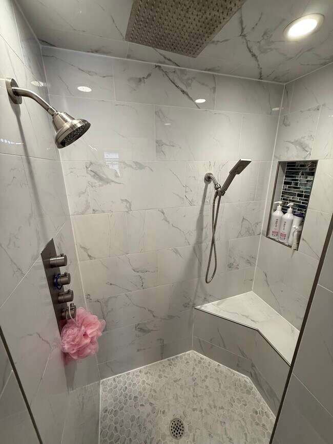 Building Photo - 4812 Knights Pl