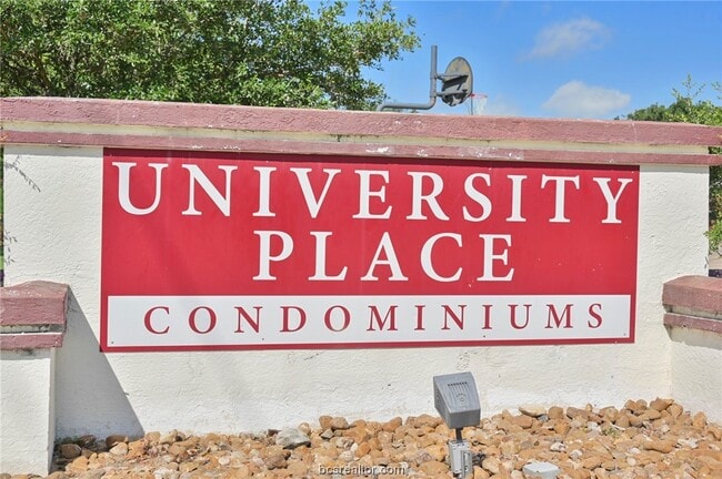 Building Photo - 529 Southwest Pkwy