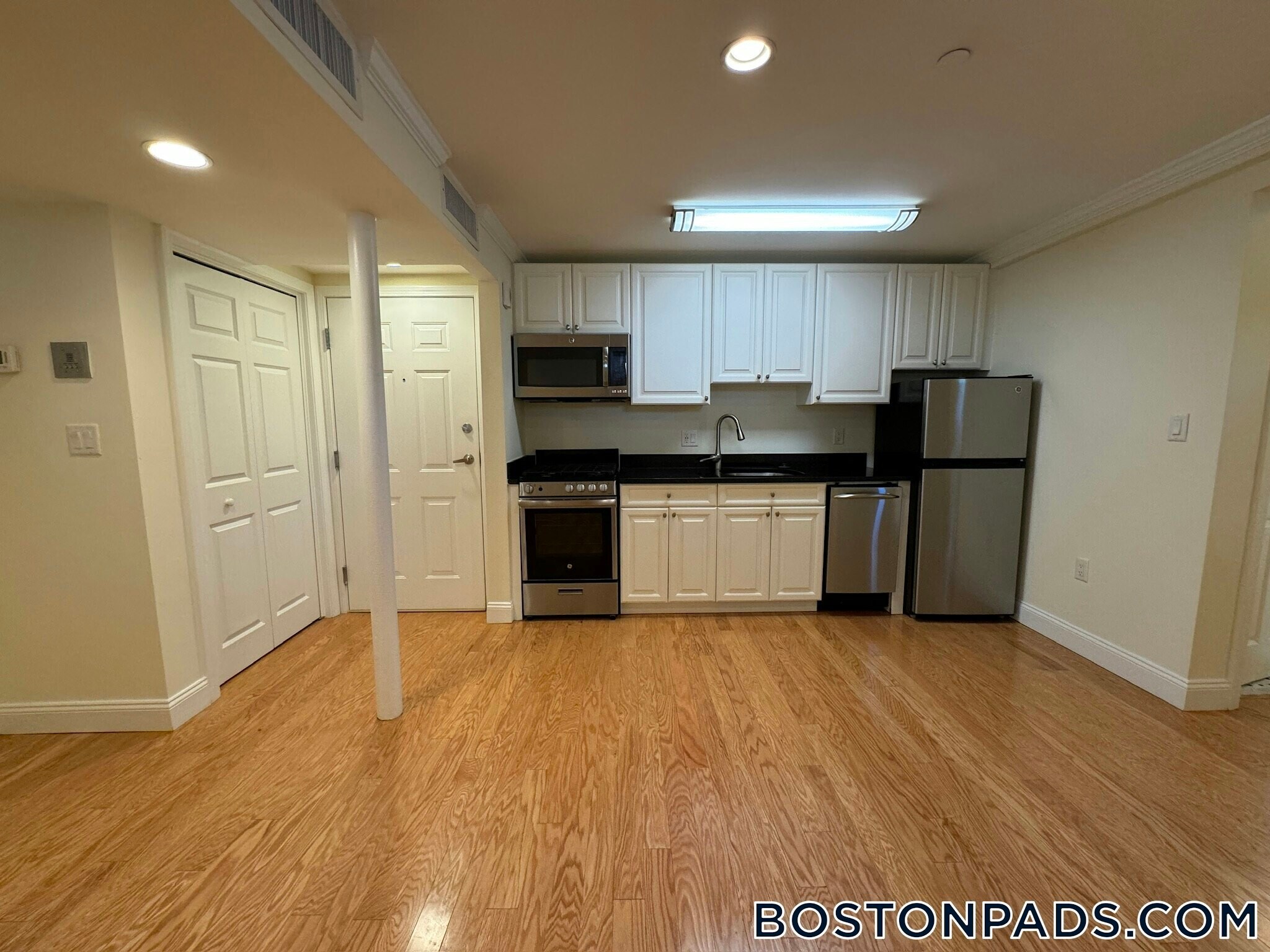 Building Photo - 3 Langdon St