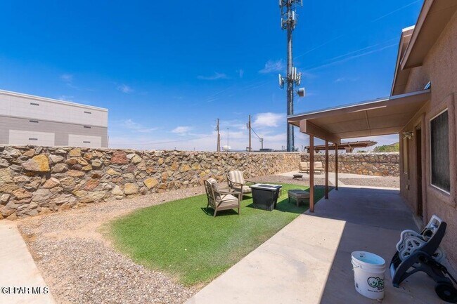 Building Photo - 2297 Lisa Sherr St