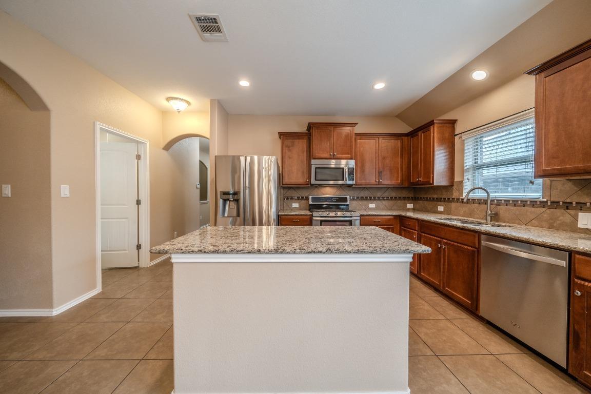 Building Photo - 304 Jack Ryan Ln