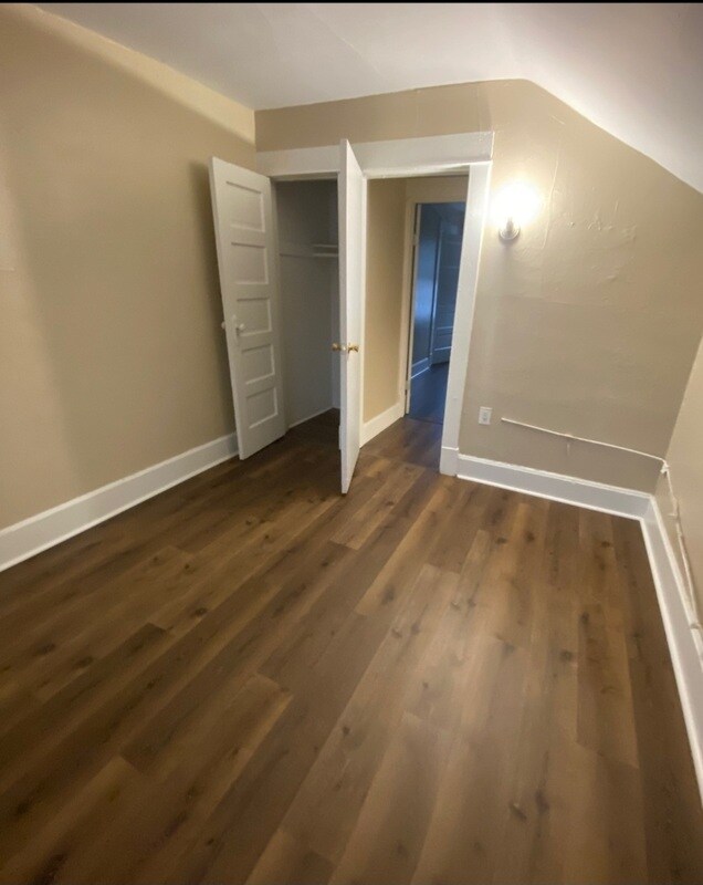 Building Photo - 411 N Centennial St