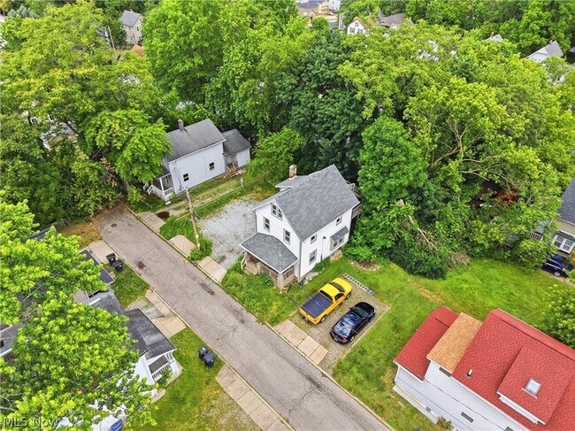 Building Photo - 285 Sumner Ct