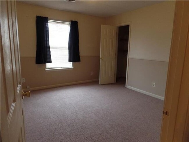 Building Photo - 3 Bedroom 1 Bathroom Home!