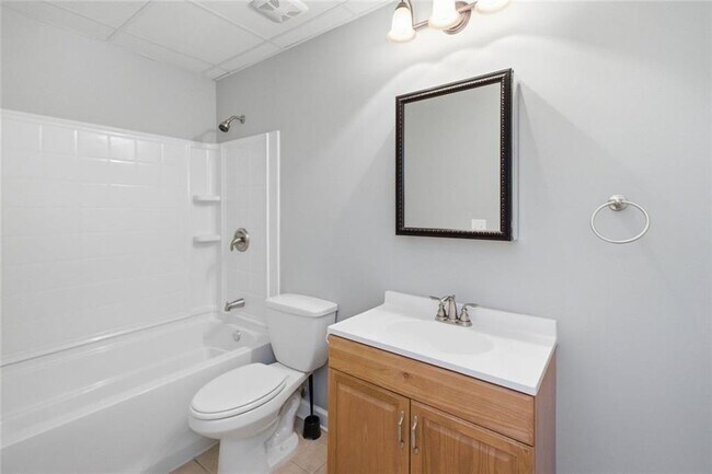 Building Photo - 518 S Fortune Way