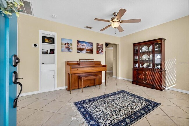 Building Photo - 1334 59th St N