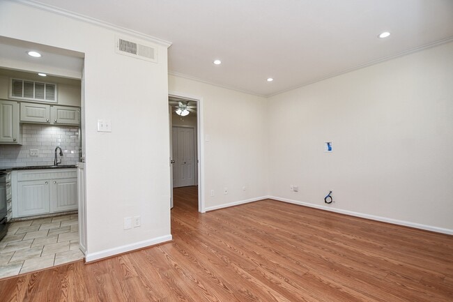 Building Photo - 4040 San Felipe St