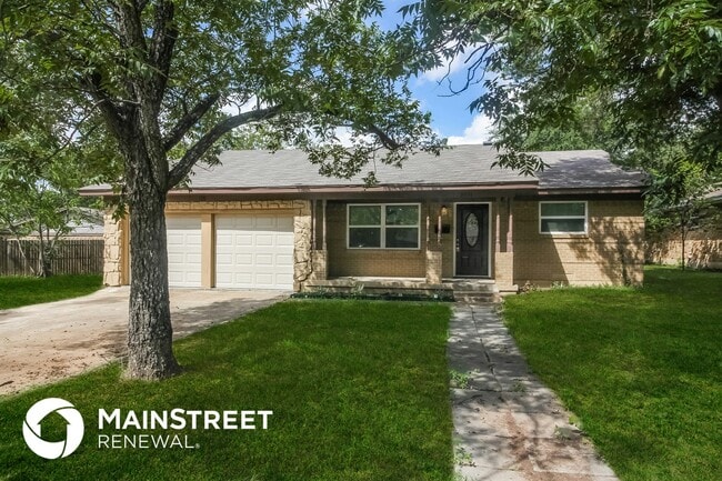 Building Photo - 3031 Touraine Dr