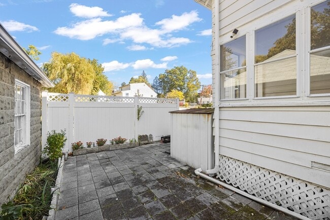 Building Photo - 19 Alabama St