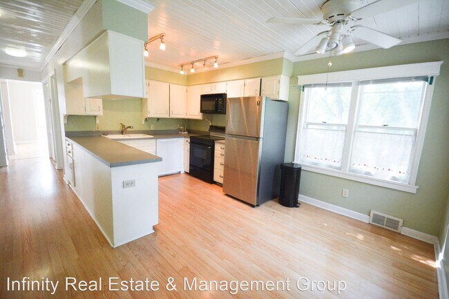 Building Photo - 4 br, 2 bath House - 1531 6th St SW