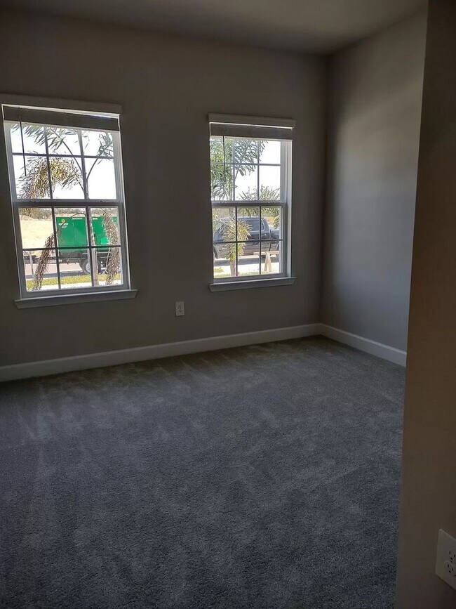Building Photo - Preleasing Special $250 off first month!