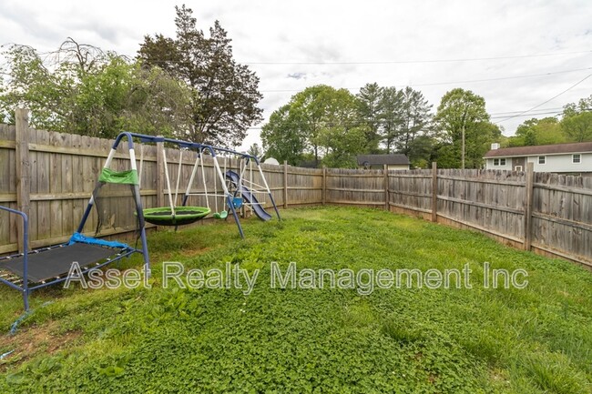 Building Photo - 6601 Bay Cir Dr