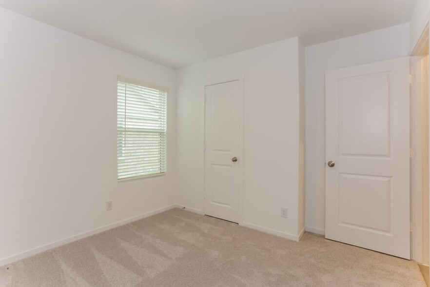 Building Photo - 1727 Crossbill St