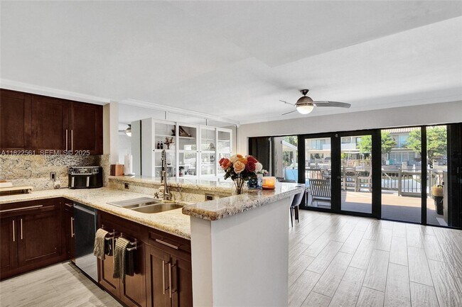 Building Photo - 16478 NE 27th Pl