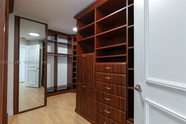 Building Photo - 21150 Point LPH 2902