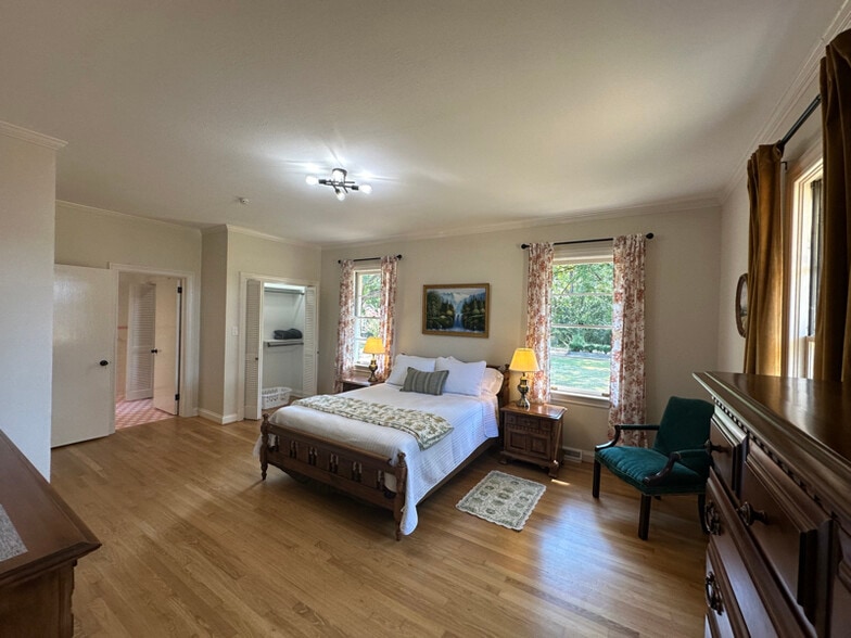 Building Photo - 305 S Laurel St