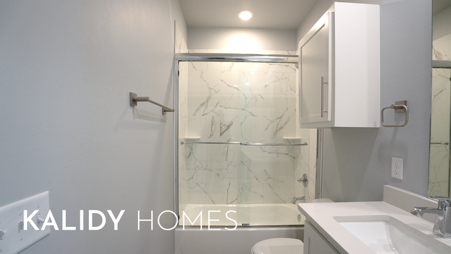 Building Photo - 305 Kirks Holw