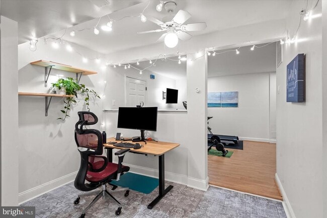 Building Photo - 6123 Beech Tree Dr