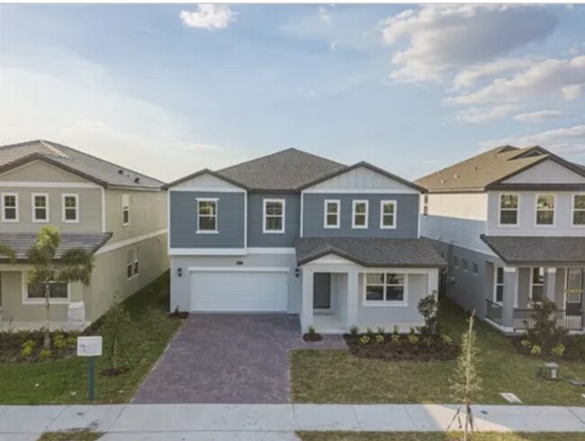 Building Photo - Stunning 5-Bedroom Executive Home with Lak...
