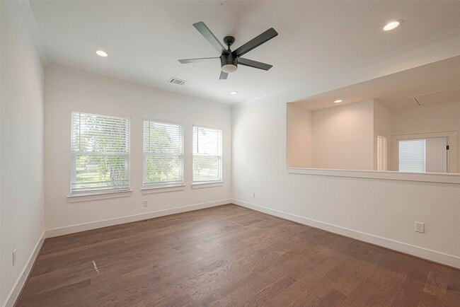 Building Photo - 13419 Scott St