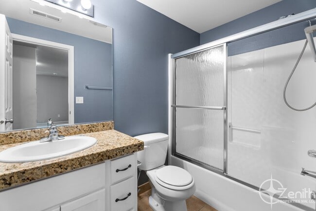 Building Photo - HALF OFF 2ND MONTHS RENT! Fully Updated 4 ...