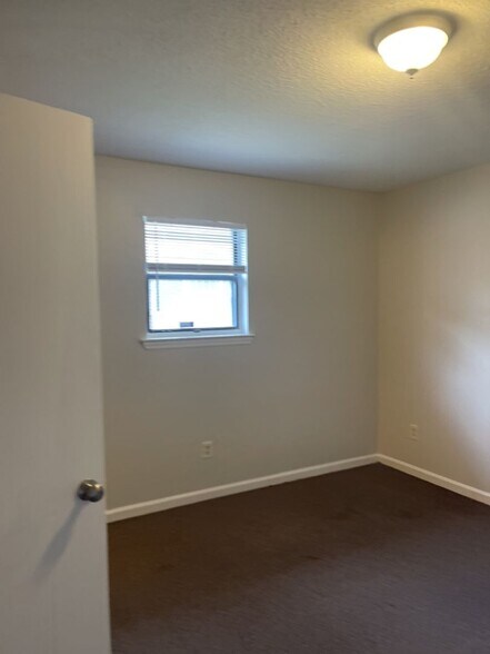 Building Photo - 1700 Olive St