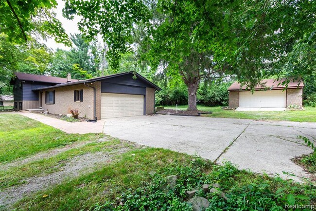Building Photo - 7580 Thornwood St