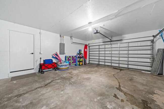 Building Photo - 115 Esther Dr