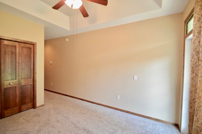 Building Photo - 27 5th St